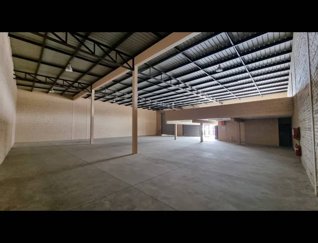 712M² WAREHOUSE TO LET IN POMONA
